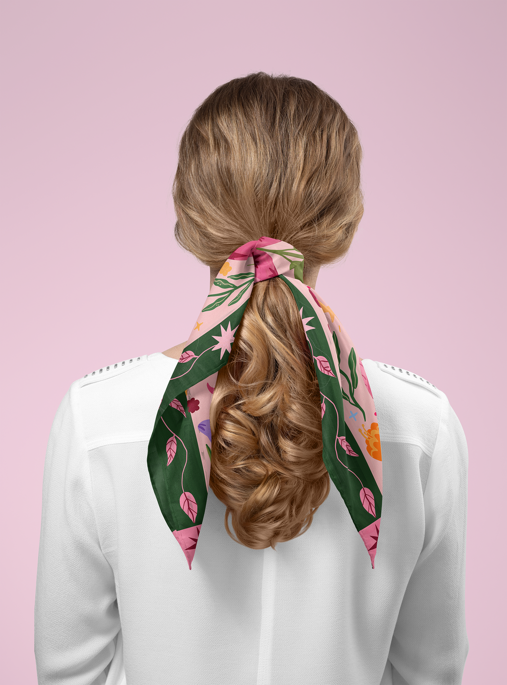 神秘雙蛇與星辰：原創手繪插畫絲巾
