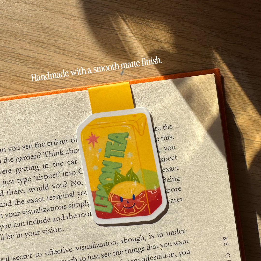 Magnetic bookmark inspired by Hong Kong’s classic lemon tea box drink. Hand-illustrated design with a matte finish, perfect for book lovers and stationery collectors.