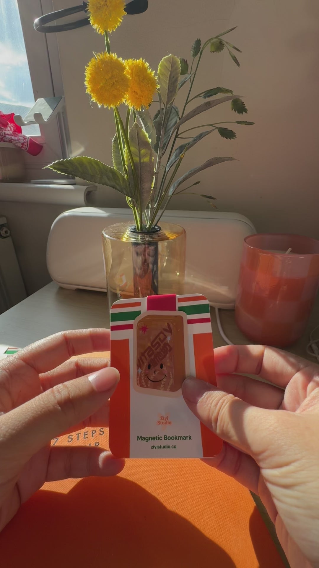 Magnetic bookmark inspired by Hong Kong’s classic malted soybean drink box. Hand-illustrated design with warm nostalgic tones, perfect for book lovers and stationery collectors.