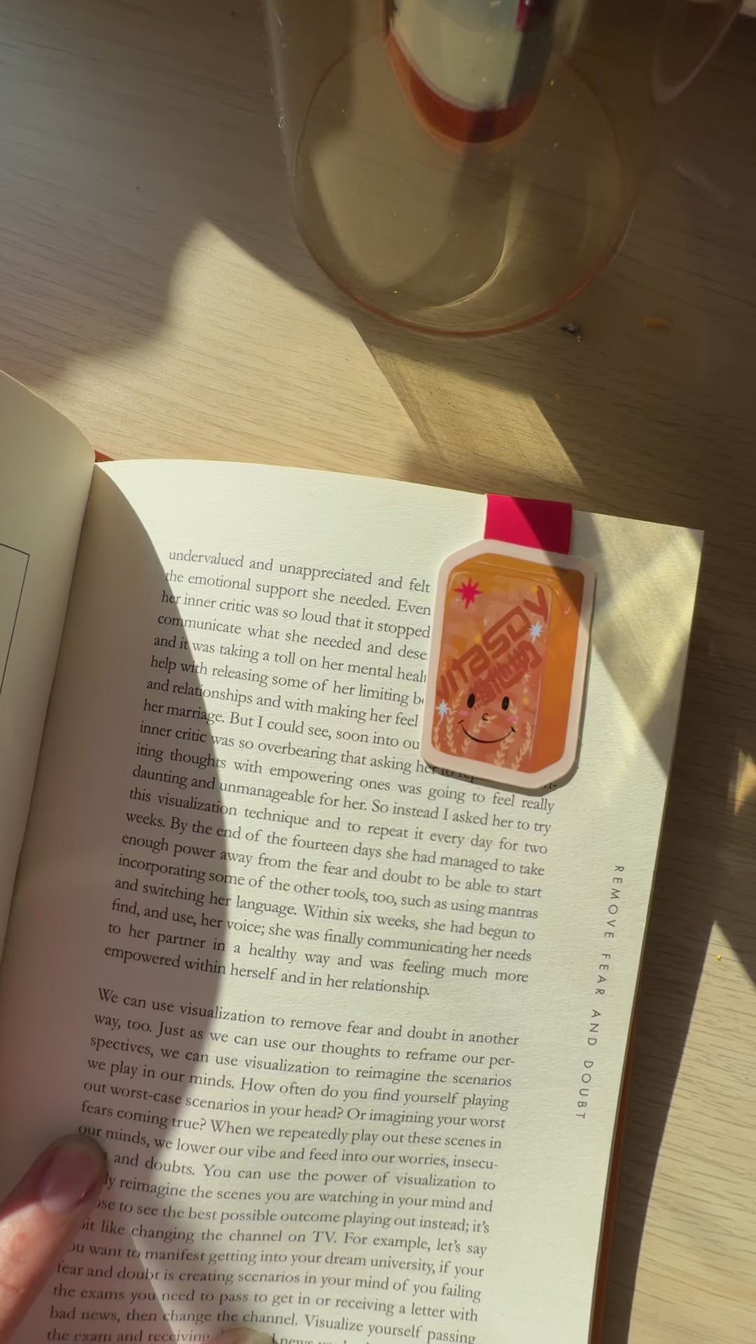 Magnetic bookmark inspired by Hong Kong’s classic malted soybean drink box. Hand-illustrated design with warm nostalgic tones, perfect for book lovers and stationery collectors.